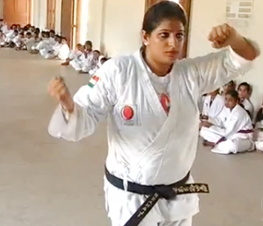 mrinali shetty
